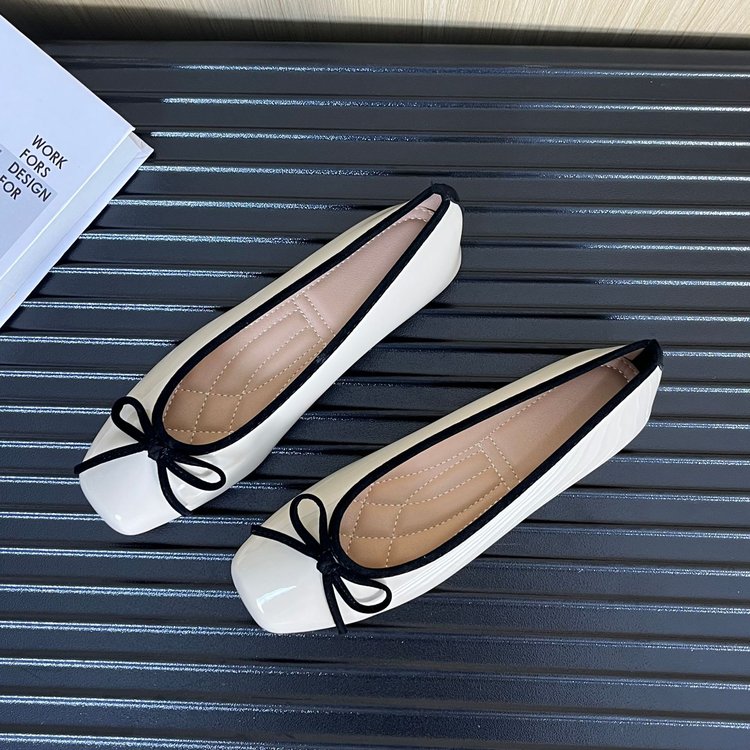 Women's Korean Style Square Toe Soft Sole Slip-On Flats – Wide Size