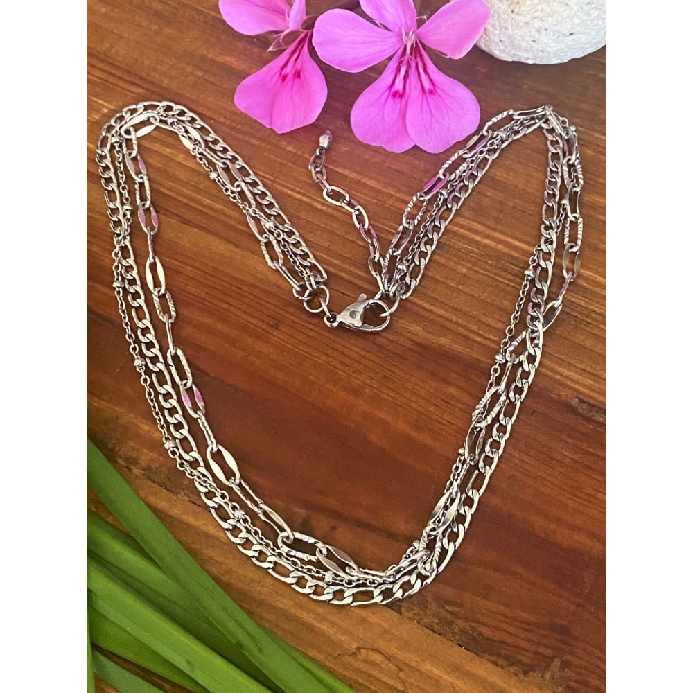MULTI CHAIN NECKLACE